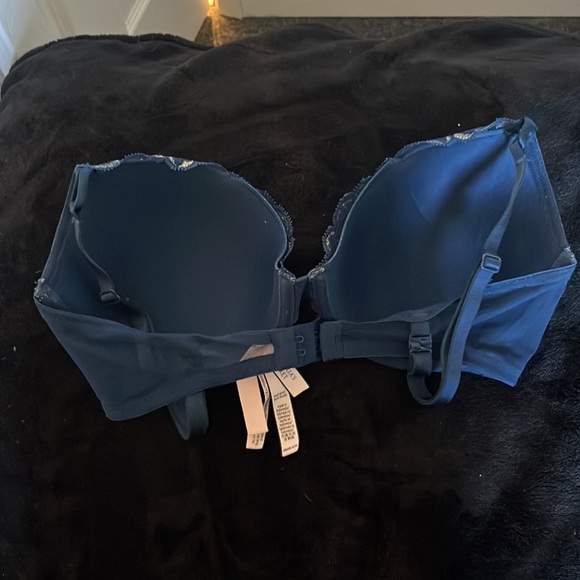 34DD Victoria secret bras. One worn two new without tags - Picture 3 of 7